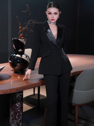 #高级感穿搭 #西服套装 #时尚套装 #又美又飒 #御姐