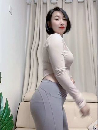 听说发第二遍回火🔥#微胖 #扭一扭#这样的身材有人喜欢吗