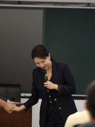 致敬每一位在人生道路上努力拼搏之人…
