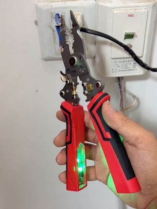 德力西新升级16合一充电款#折叠剥线钳 测电精准 功能齐全 方便实用#多功能剥线钳 #测电剥线钳#多功能电工钳#高性能实用工具