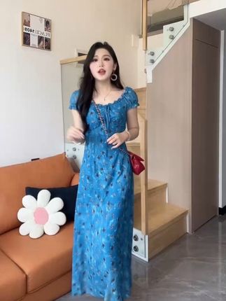 法式气质蓝色碎花连衣裙女夏季2025新款小个子夏日巨好看长裙#时尚连衣裙 #气质连衣裙 #高级感连衣裙 #碎花连衣裙 #法式连衣裙
