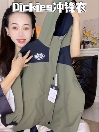 美式潮牌三防冲锋衣版型挺括设计大气,品质做工巨好!男女童可穿上身超有品味#Dickies#儿童冲锋衣#品牌童装#高品质童装#童装