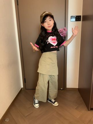 女童围裙潮裤,帅到姥姥家啦#高品质童装 #生女儿就是用来打扮的 #潮酷穿搭 #独特洋气时髦女童装炸街 #女童长裤