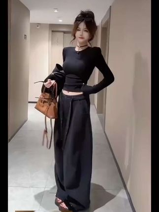 2025早秋新款韩系设计感后背网纱拼接修身显瘦百搭圆领打底衫上衣#面料柔软舒适#时尚百搭#遮肉显瘦 #谁穿谁好看#简约休闲时尚