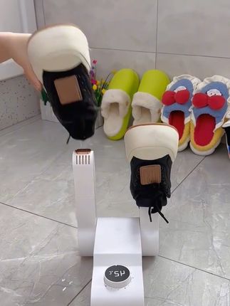 家里有个这样的烘鞋器,天冷了也不怕洗鞋不干和大汉脚了,还能用它烘手套袜子也方便,#烘鞋器除臭杀菌 #烘鞋器 #居家好物 #实用好物 #鞋子烘干器