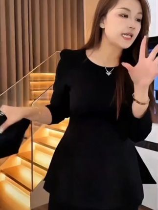 (现现款)花菜微胖定制~【简约女主】气质显瘦简约时尚上衣+微喇裤#高级感穿搭 #显高显瘦 #黑色系穿搭 #今日穿搭 #气场全开@DOU+小助手