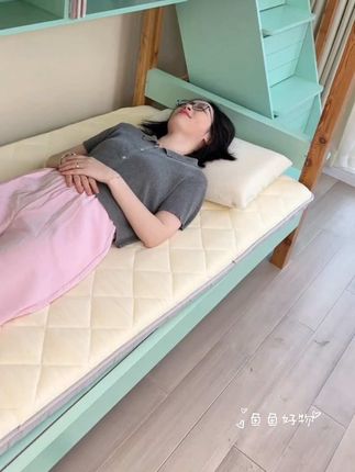 久睡不塌不变形,可折叠方便收纳,床上地铺都可以#床垫 #乳胶床垫 #记忆棉床垫 #学生床垫 #不用铺褥子的床垫