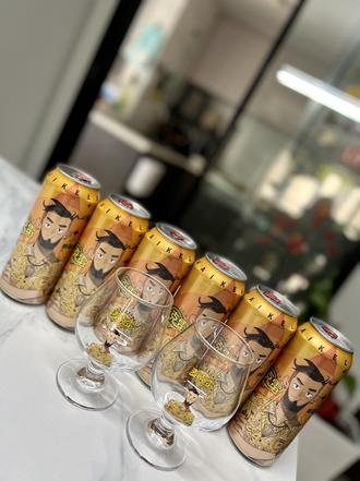 挑战麦克雷,我就喝一罐~到位。谁全看完了视频,然后喝过的请举手🙋♂️#麦克雷#敬岁月 #敬自己