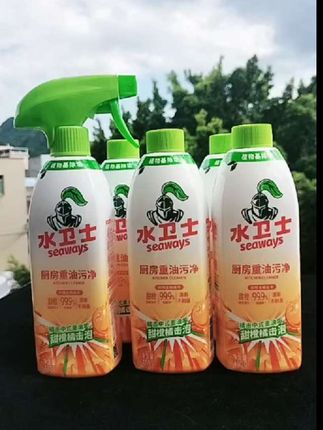 水卫士这次真的放大招了!全新升级配方+新包装,除菌率高达99.9%,不管是灶台、锅具上的陈年老垢,还是墙壁、微波炉、油烟机上的顽固油污,都能轻松瓦解、彻底清除。 现在29.9元直接到手5大瓶!厨房大扫除靠它一步搞定,这个价囤货太值了,手慢无~#水卫士油污清洁剂 #好物推荐 #水卫士 #好东西一起分享 #厨房好物