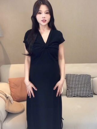 时尚孕妇夏季新款扭结丑褶连衣裙收腰显身材时尚辣妈短袖V领长裙