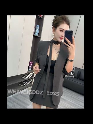 “女人该有的样子,车自己会开,饭自己会做,赚点小钱,不攀比,也不较真,忍得了谎言,也受到了敷衍,不依赖任何人,任你再有钱有势,对我不好,我都懒得理你,以后的生活对自己好点,除了自己其它人都是配角。”#穿搭 #高级感穿搭 #西装杀 #通勤穿搭 #早秋不费力显贵穿搭