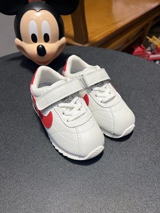 天呐,姐妹们,你要不嫌弃他性价比太高呀,你就给孩子入他这双爆货的秋冬运动鞋#品质童鞋 #百搭鞋子 #潮品穿搭 #强烈推荐 #品牌童鞋