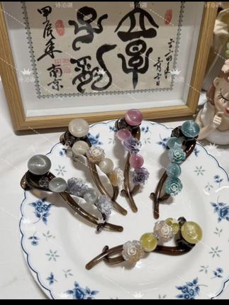 诗泊雅 简约优雅气质盘发夹子渐变珠珠后脑勺扭扭夹发饰#超级好看#时尚百#爆款热卖中
