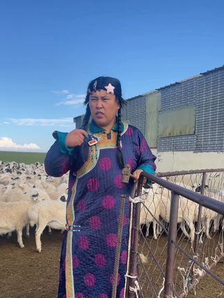 #牧区生活 #牧民生活 #幸福生活 西拿嘎今天干活儿了#娱乐😂😂 #好货