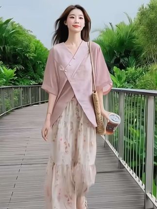 #优雅气质 #时尚套装 #减龄气质 #氛围感套装@DOU+小助手