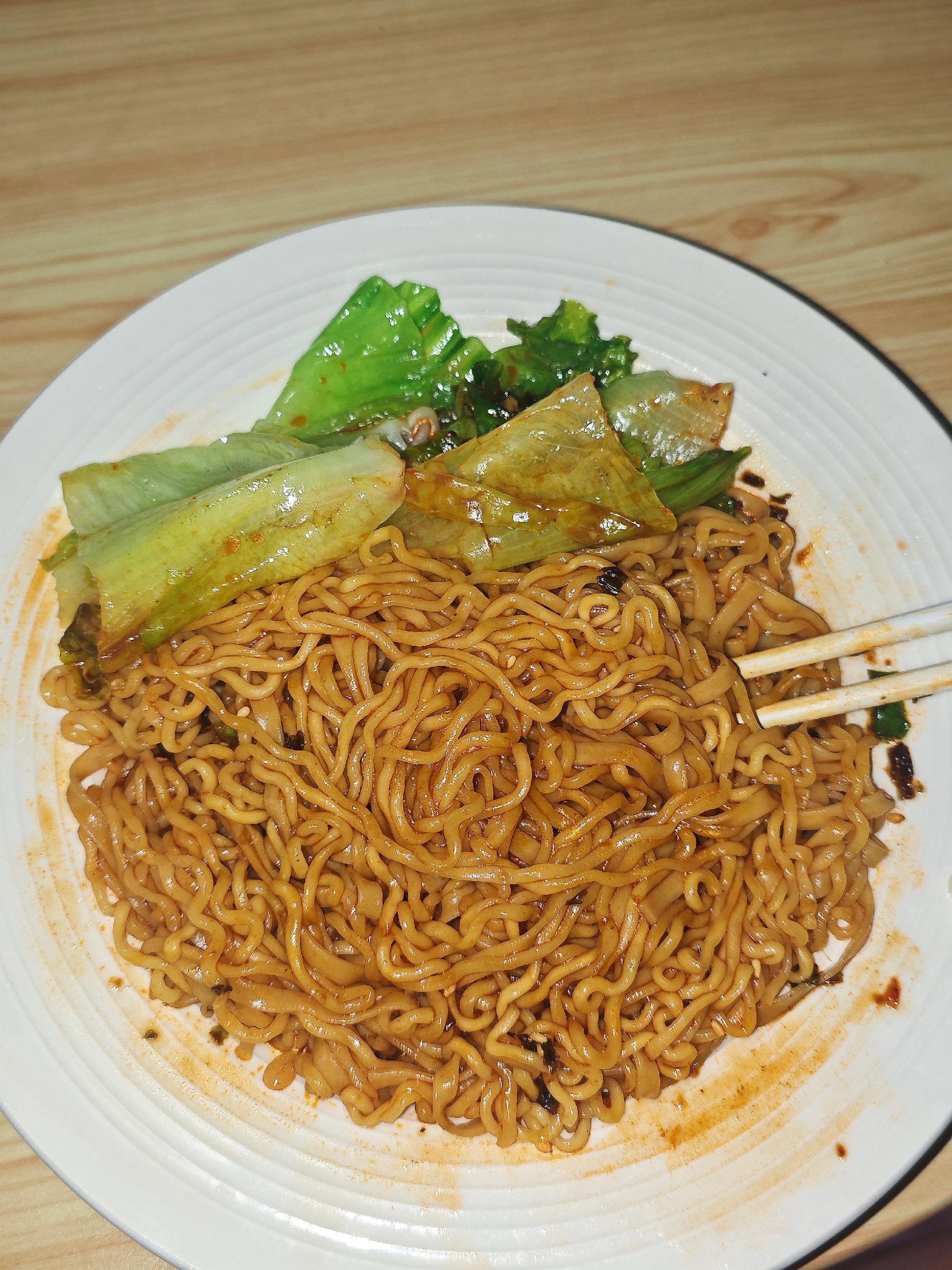 你问我为什么顽固而专一#火鸡面 #火鸡面的神仙吃法 #白象火鸡面