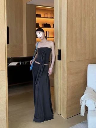 显瘦新款:/ 斜肩半裙套装女夏穿搭高腰时尚复古法式韩系休闲两件套#辣妹穿搭 #夏日穿搭