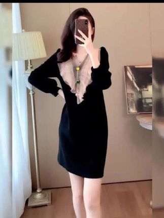 高级感荷叶边领连衣裙。#优雅气质 ,#女神范 #谁穿谁漂亮 ,#甜美风 ,#气质女神穿搭 ,魅力十足,好身材好气质,时尚洋气,美出高级感,穿着迷人好身材。