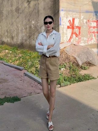 永远不要提前焦虑,万物自有节奏,尽你所能,敬你所不能,不为难自己!自尊不许我低头,倔强不许我认输,我从不投降,没人扶,我一样站得漂亮,骨气这东西我从来就没有丢过#村里的姑娘 #小个子穿搭