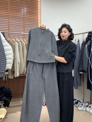 微胖没关系,这一套穿起来很显瘦! #简约穿搭 #今天穿什么 #158小个子穿搭 #卫衣#裤子