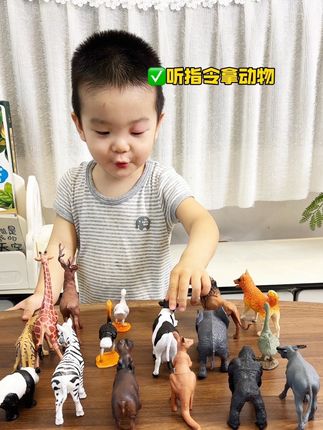家里有一岁以上的宝宝,这套仿真#动物模型,一定要安排上, 全是#仿真动物 既能培养专注力,锻炼反应能力,还可以用来做#早教启蒙#儿童玩具