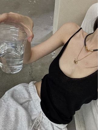 #好物推荐🔥 #爆款热卖中 XYSF极简  欧美超轻柔水溶羊毛亲肤质感吊带百搭背心四季可穿 #好看又便宜 #美背背心 #上热门🔥