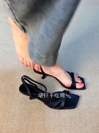 法式一字带凉鞋,简约时髦百搭!#好鞋推荐 #好穿不累脚 #软底软面穿上超舒服 #凉鞋 #高跟凉鞋