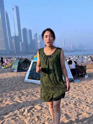 高温天还是棉绸穿着凉快啊,冰凉冰凉的出汗都不粘身,妈妈装外穿也可以#凉嗖嗖的#放松舒服#妈妈棉绸套装#不挑人穿搭 #海滩美景