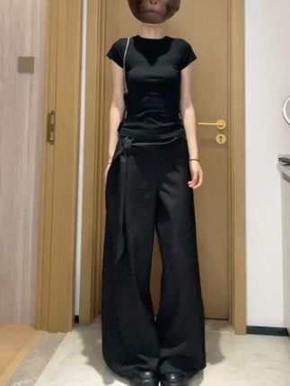 #高级感穿搭 #极简穿搭 #西装裤 #设计感穿搭 #通勤搭配