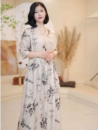 #谁穿谁好看 #穿搭 #美出高级感 原形气质显瘦亚麻连衣裙2025夏季V领水墨画优雅连衣裙91577 #仙女必备 #显瘦穿搭