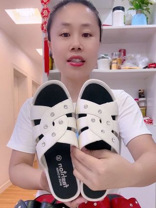 #夏季凉鞋 #防滑耐磨 #时尚坡跟