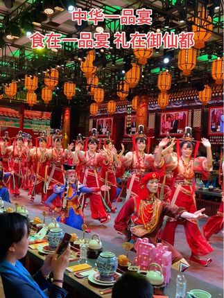 国庆中秋进宫赴宴的仪式感 #国庆 #中秋 #旅行推荐官 #中秋国庆动起来 #抖音美食推荐官 @抖音小助手 @抖音创作小助手