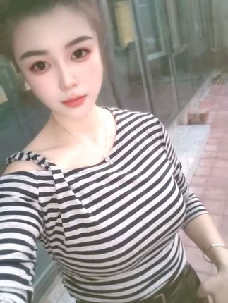 到了一定的年龄,迷人的不再是脸,而是骨子里的气质,经历岁月沉淀后的灵魂#气质这一块拿捏死死的