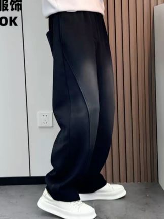 秋季新品潮牌阔腿直筒高街潮流大码休闲长裤弯刀裤秋季裤子男潮#点击小黄车直接购买 @DOU+小助手