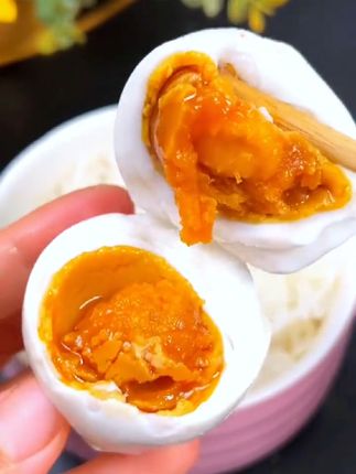 #谁懂这一口的好吃程度  吃了这么多款咸鸭蛋,还是觉得天海藏他家这个咸鸭蛋好吃,还便宜#太好吃了#流油咸鸭蛋#吃一口就是人间美味#谁懂这一口的好吃程度