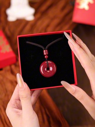生活嘛 简单点 快乐点 #云锦玲珑阁 #辰砂 #平安扣 #东方美学 #国风古韵