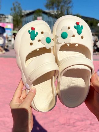 巨好穿的#沙滩鞋 #洞洞鞋 软底软面走一天都不累脚,关键还贼洋气百搭#凉拖鞋 #拖鞋 #夏季凉鞋