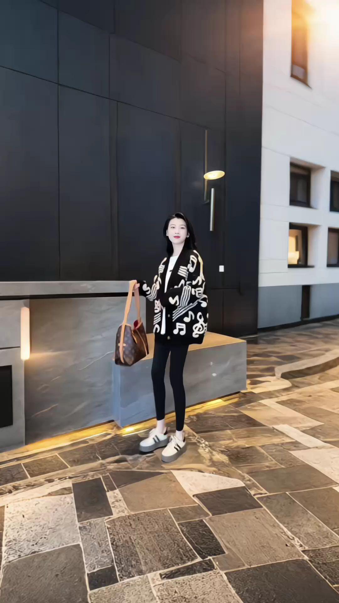#通勤搭配 #气质范 #秋季新款 #针织开衫外套 #女装穿搭
