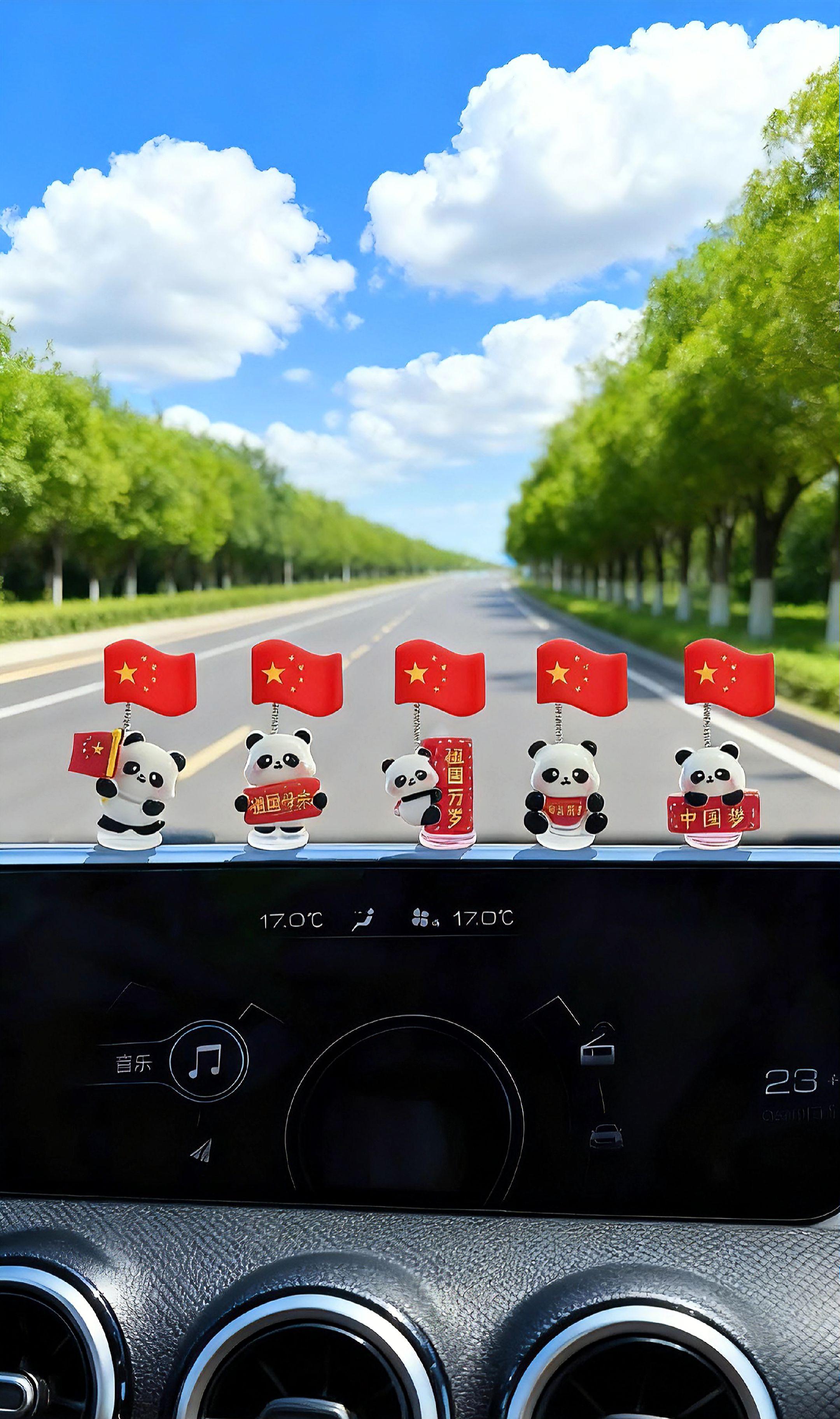 车载摆件。#祖国我爱你 #祖国生日快乐 #汽车摆件 #五星红旗车载 #熊猫车载摆件
