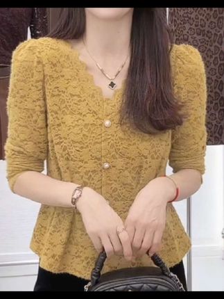 我要上热门#法式气质蕾丝打底衫#收腰显瘦#洋气减龄