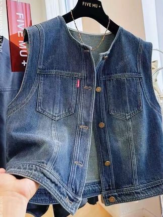 早秋穿搭必备大码时尚洋气宽松显瘦复古圆领牛仔马甲#时尚穿搭 #无限回购的宝藏单品 #马甲外套 #早秋穿搭 #显瘦穿搭