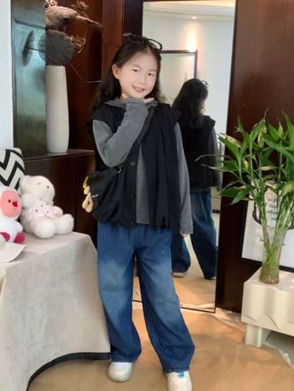 又潮又酷的条纹马甲三件套~松弛感拉满!出街回头率超高!男宝女宝都可穿!#韩系穿搭 #慵懒风穿搭 #早秋穿搭 #兄妹款潮童穿搭 #萌娃穿搭 早秋中性风穿搭 秋季穿搭分享