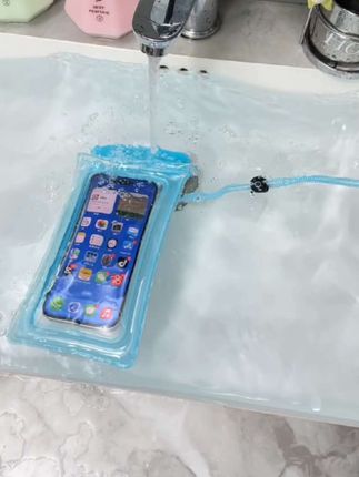 出门玩水再也不用顾虑手机湿水了,四层防护,四周有气囊还能防摔#手机防水袋#手机密封防水袋#挂脖手机防水袋#手机触屏防水袋#潜水四层密封防水袋