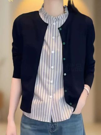 圆领针织衫开衫女长袖外搭休闲百搭显瘦2025春秋新款短款外套上衣#高级感穿搭 #新款上新 #休闲百搭 #显瘦搭配 #谁穿谁好看