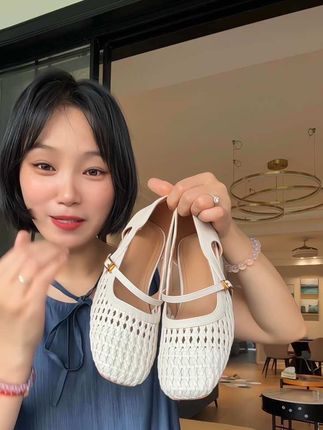 气质编织镂空罗马粗跟凉鞋。#新款女鞋 #百搭女鞋 #单鞋#粗跟凉鞋#夏季凉鞋