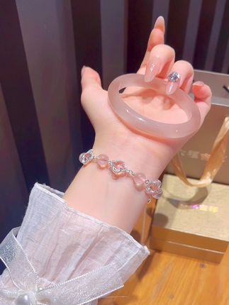 希望这个水晶四叶草能给我带来好运🍀#手链 #四叶草 #每日分享