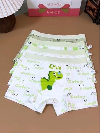 一场秋雨一场寒,别再给孩子穿那冰冰凉凉的内裤了,内裤还得是穿纯棉的才舒服,A类纯棉的面料上身软软糯糯的,儿子穿着太舒服了~#高品质童装 #贴身衣物 #男童内裤 #便宜又好穿 #宝妈推荐