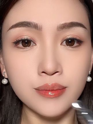 玻尿酸唇油,一抹爆水,深层滋养,干唇星人急救神器。 #唇部精华#玻尿酸唇油#口红