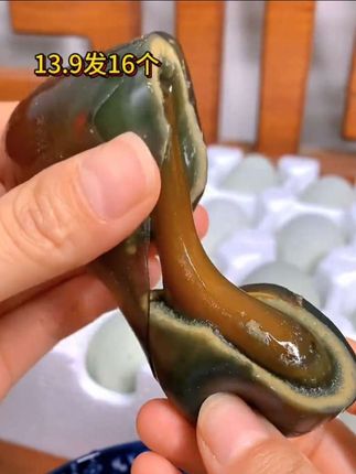 无铅松花溏心皮蛋,爆浆流心品质好,鲜嫩好吃!#皮蛋#松花皮蛋 #溏心皮蛋 #快来一起尝个鲜 #超便宜超划算