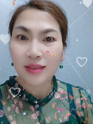 这个坚果酥太好吃了,咸香酥脆的巴旦木搭配瓜子仁# 张予曦毕雯珺真拍了红裙抱 # 张予曦的定妆魔法 # 深情眼 # 毕雯珺 # 张予曦毕雯珺